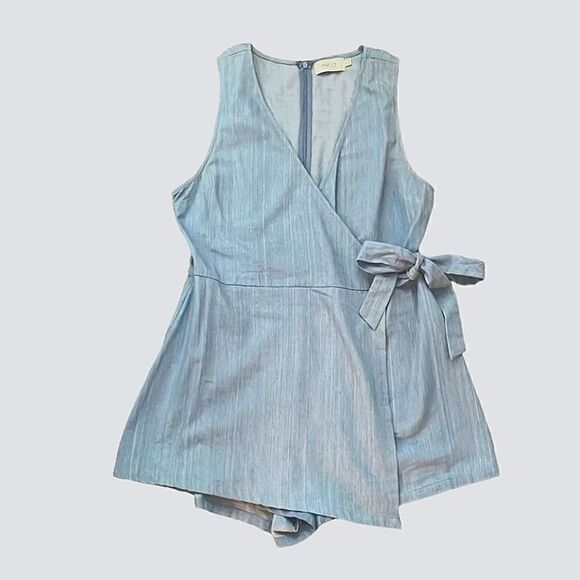 NWOT Minkpink MPD Blue Demin Chambray Sleeveless Wrap Playsuit Romper XS - Picture 1 of 15